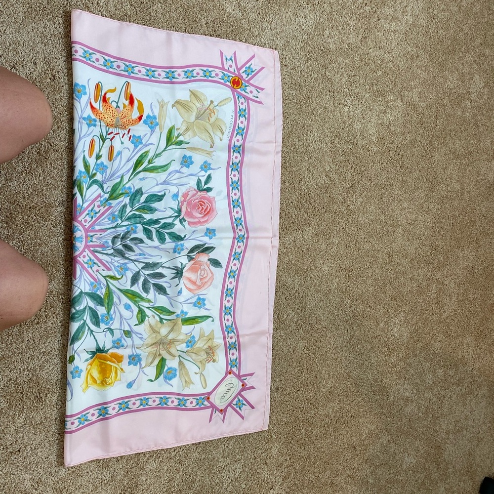 Scarf - Picture 10 of 15